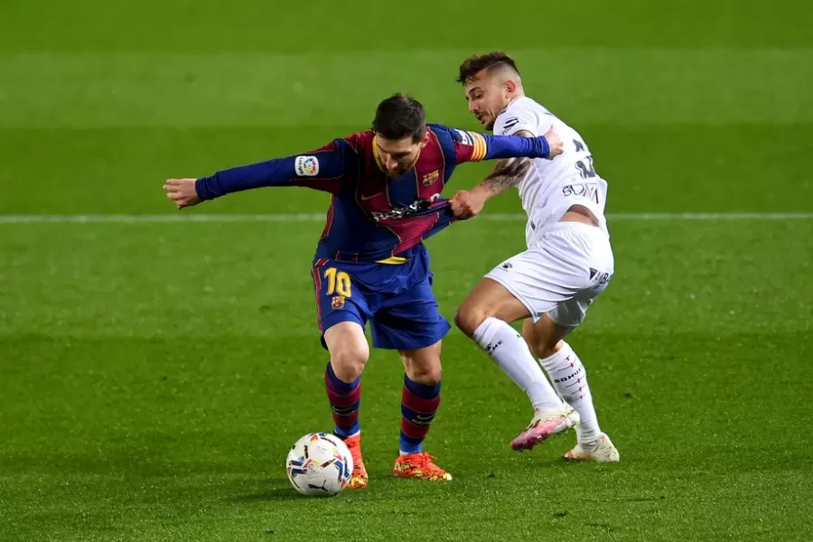 რაფა მირი: "ბარსელონა" თითქოს ზედმეტი მოთამაშით თამაშობს