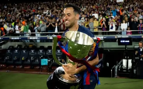 სერჟიო ბუსკეტსი კარიერას ასრულებს