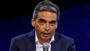 ახალმა შტაბმა ბართომეუს დროს მომუშავე ორი პირი დაითხოვა