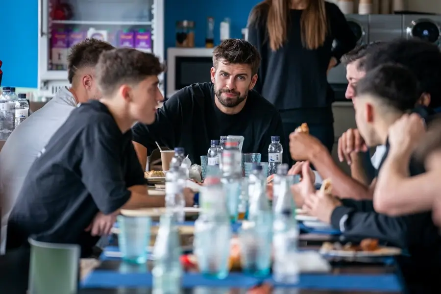 სიუტატ ესპორტივაზე ჟერარ პიკეს გამოსამშვიდობებელი ვახშამი გაიმართა