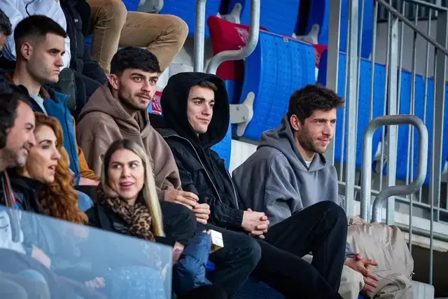 ბარსას ფეხბურთელები ბარსა ატლეტიკის თამაშს დაესწრნენ