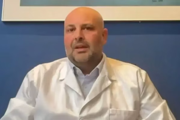 ექიმი სუროსი დე იონგის ტრავმასა და გამოჯანმრთელების ვადებს აფასებს